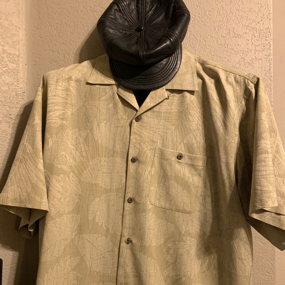 Men’s casual shirt - XL - $20 - Picture 1 of 3